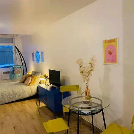 Apartment Cocooning Modern Design *